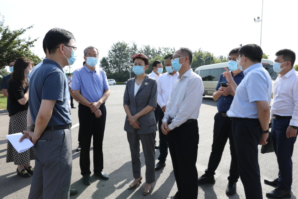 济南市副市长王桂英一行来学校（科学院）调研疫情防控工作